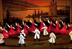 Unique Russian Cossack Folk Show Begatitsa - Brilliant example of Russian Cossack Dancing, Music, and Singing (Show) 
Click to enlarge
